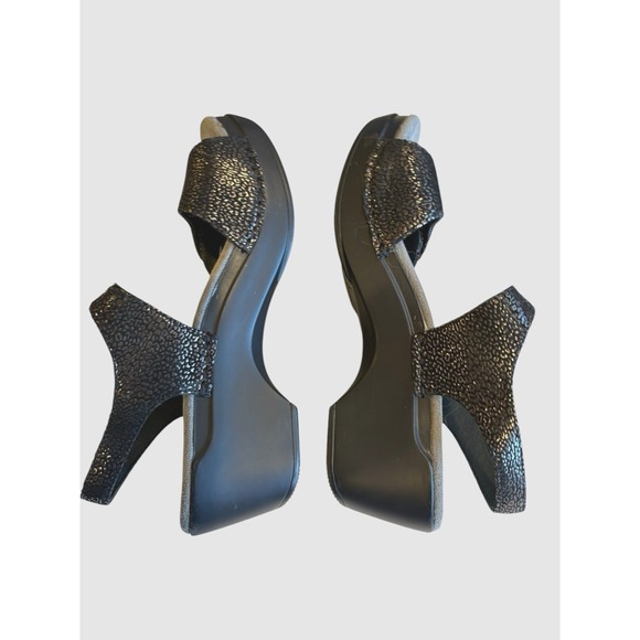 Dansko Sandals Sonnet Women's 6.5 37 Black Silver Leather Shimmer Strap Wedge - Picture 5 of 9